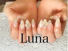 手が綺麗に見えるネイル