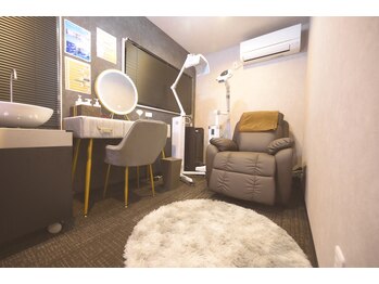 ホワイヤ セルフホワイトニング DBS神楽坂(Whi-Ya)の写真/理想の白さで笑顔に自信を！セルフホワイトニングで輝く歯へ。ホワイトニングで第一印象をアップしよう！