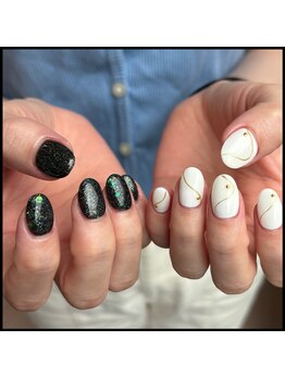 黒×白モノトーンネイル