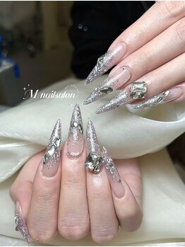 Mネイルの写真/《持ち込みアートOK》圧倒的豊富なカラー＆パーツ★お客様の世界観に合わせデザイン♪《チップ長さだしOK》