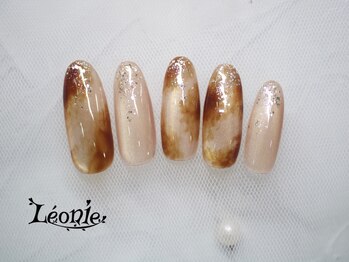 レオニー(Leonie)/マグネット×べっ甲ネイル