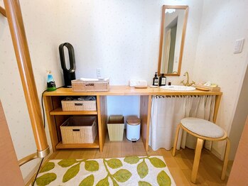 ヤコリッチ(YACORICH)/充実のパウダールーム　2