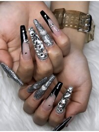 大人ネイルでキラキラ