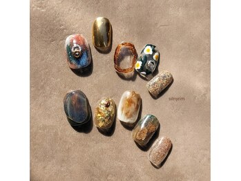 シルニー リム(Silny rim)/アシンメトリーニュアンスネイル