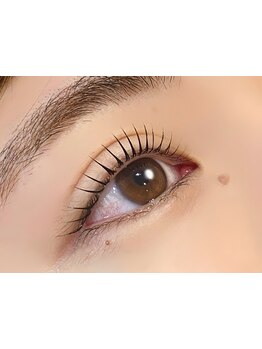 ナチュラル上品な目元にしたい