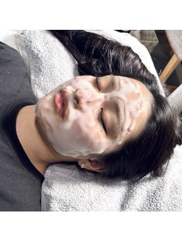 フラット(flat)/施術風景/炭酸パック