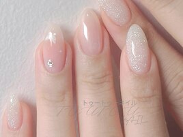 ホワイトベージュネイル