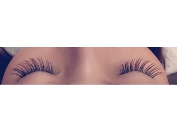 フリルアイビューティ 豊中店(Frill Eye Beauty)/