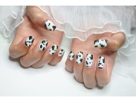 カウ柄ネイル