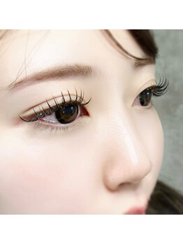 ルチア(LUCIA)の写真/最新LEDマツエクでキープ力◎LED¥1100/フラットラッシュ¥5400/バインドロック¥5800/デザインキープ¥6500