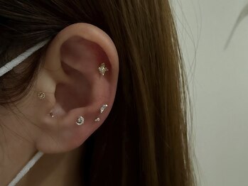 エム(eM.)/耳ツボジュエリー