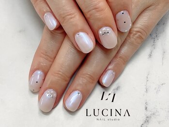 ネイルスタジオ ルキナ(LUCINA)/c-336 大人上品ドットネイル