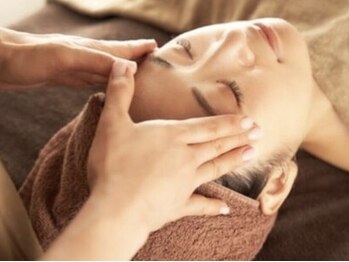 健康マッサージの写真/話題のカッサを使用◎カッサ&ハンドでお顔全体のツボをマッサージ◇むくみ改善、リフトUPを叶えます♪