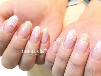 ネイルズ ララ(nails Lala)/上品フラワーネイル