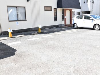 大砂土治療院/院横に広々とした駐車場2台完備