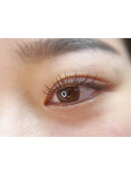 ナチュラル上品な目元にしたい