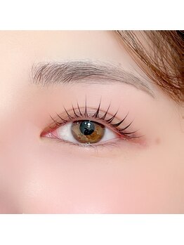 アイラッシュサロン ブラン 大分駅前店(Eyelash Salon Blanc)の写真/「モチの違い」を実感。下がりにくさ・ばらつきにくさを追求。理想の美まつげを、長く保ちやすい仕上がりに