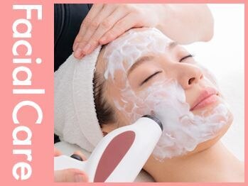 エヴァーグレース 横浜店の写真/理想のきゅっと小顔へ!ダブルヘッドフォーカスリフトや話題のレモンボトルで、感動の美肌と小顔を実感☆