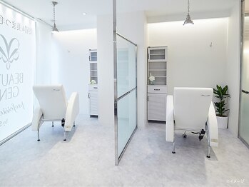 ビューティジーン 天神店の写真/【全スタッフ美容師免許保持】高技術×丁寧な接客が人気！