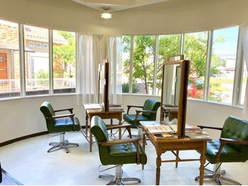 リズ(Liz)/カットスペースもあります!