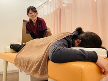 ひらま鍼灸 整骨院/ 猫背やスマホ首の姿勢改善へ！