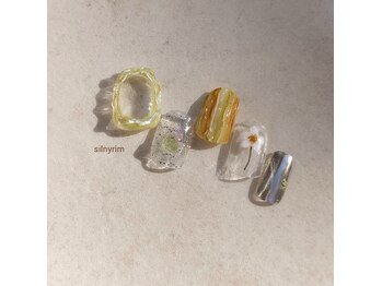 シルニー リム(Silny rim)/アシンメトリーニュアンスネイル