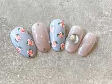 ネスト(Nest)/小花柄ネイル
