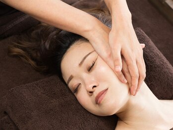 美骨矯正 ステキプロ(SUTEKI pro)の写真/たるみ・むくみ・顔まわりのもたつきに◎通うたび小顔実感★花嫁さん・30~40代からの大人女子にも好評＊