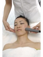 ラ ポーニュ(La Peaunue)/【ソラリス美顔器】