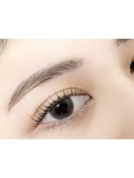 ナチュラル上品な目元にしたい