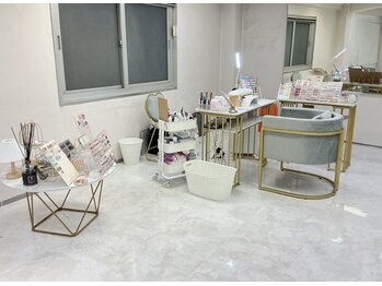 クイーンズネイル(Queeens nail)/店内風景　本日満席となります