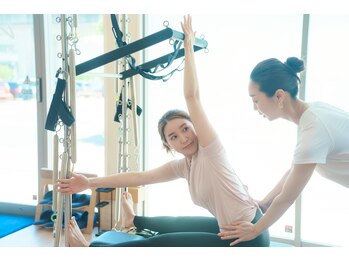 Nピラティス 柏店の写真/1回で姿勢が変わる！くびれを作るパーソナルマシンピラティス！