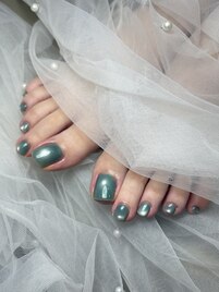 フットネイルも抜かりなく！