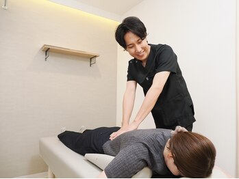 西宮にこ整骨院 整体院の写真/長年続く慢性的な腰痛&肩こりを骨盤矯正・姿勢矯正で解消♪体の歪みを整体で根本改善◎【整体/西宮】