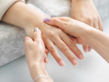 アトリエ サチ(atelier sachi)/手を温めマスクの浸透を良くする