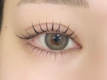 アリルアイラッシュ(ALiLu Eye Lash)の写真/【駅チカ♪】まつげパーマ￥2500～☆まつ毛の状態を見極め、丁寧な施術で仕上がり＆モチの良さも◎