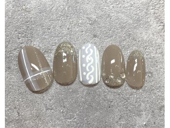 アミュレット(AMULET)/11月定額 6050円(税込)