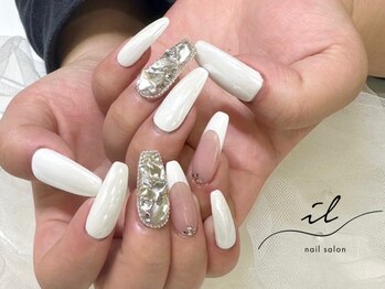 イル 神戸店/白×オーロラ×埋め尽くし