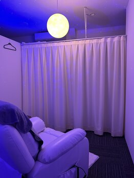 月のこころ 青森新町店/上質なアロマの香りの中で