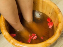 初心の雰囲気（どのメニューにも現地中国から調達した漢方足湯がセット★）