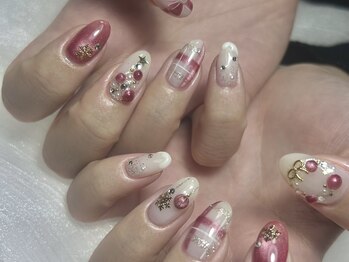 シン(Shinn)/赤×白冬ネイル