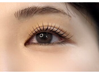 睫毛美人の写真/グルー不使用の美容液バームを使用した新技法でまつ毛の負担を軽減◎自まつ毛の健康をキープ！