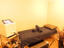 完全個室で人目を気にせずリラックスして施術を受けられます。