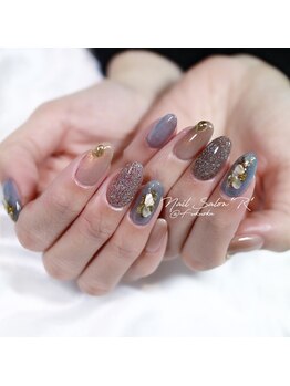 ネイルサロン R/スタイリングコース　8030円