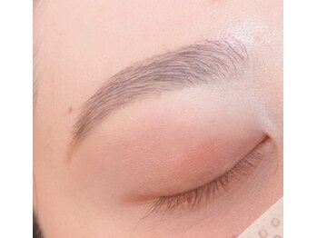 アイサロン ラッシュバー 池田店(eye salon LASH BAR.)の写真/≪似合わせ眉で印象的な美眉に♪≫お顔の印象を決める眉毛をデザインして、朝のメイク時間も短縮☆