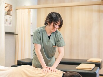 くすの樹接骨院 整体院 鳥栖院/施術風景