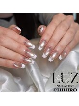 ルース(LUZ)/マグネット×フレンチネイル