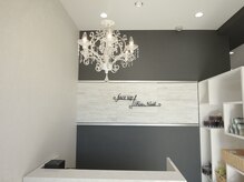 フェイスアップ 熱田店(face up)/可愛いシャンデリアがお出迎え♪