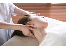 つつむ/首の後ろも長く