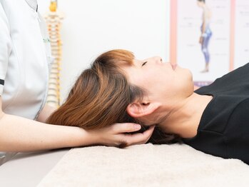 カイロプラクティック カーブの写真/【デスクワーカー】首肩コリと骨盤は関連あり！姿勢を整え根本改善◎血流促進/頭も冴え仕事の能率もUP☆